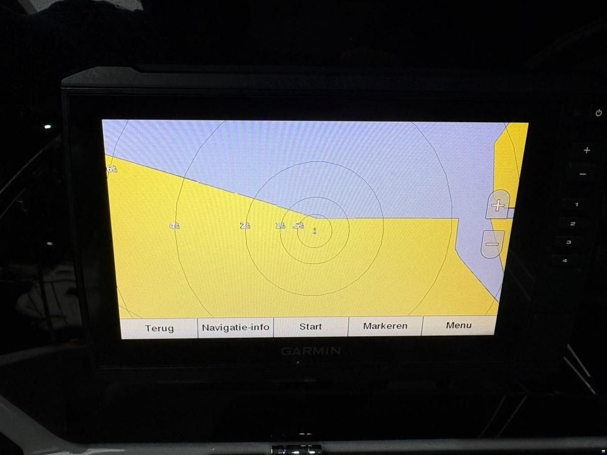 Jeanneau Cap Camarat 9.0 Center Console