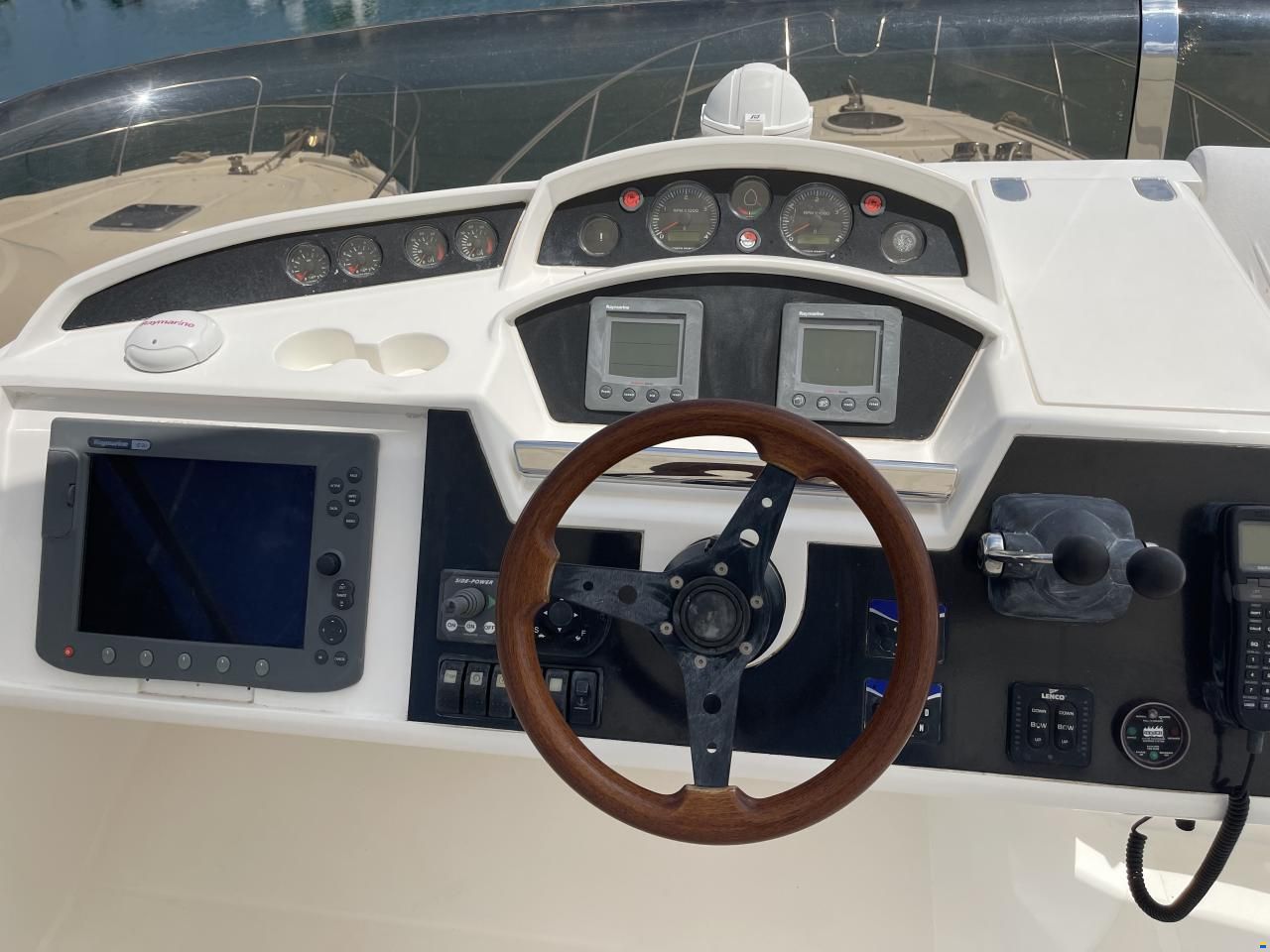 Princess 42 Fly - gepflegtes Liebhaberboot