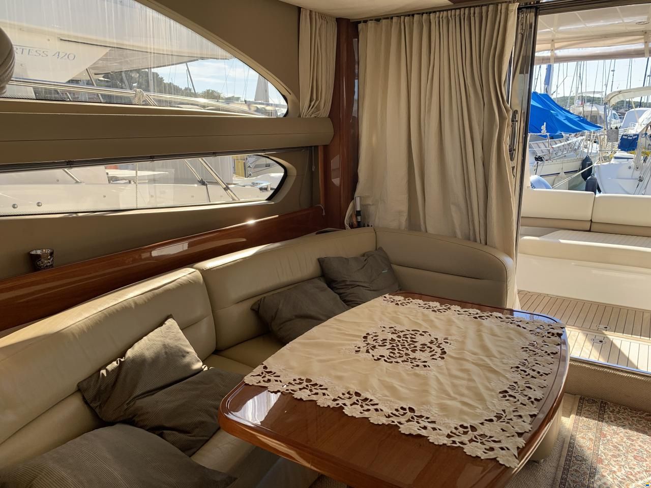 Princess 42 Fly - gepflegtes Liebhaberboot