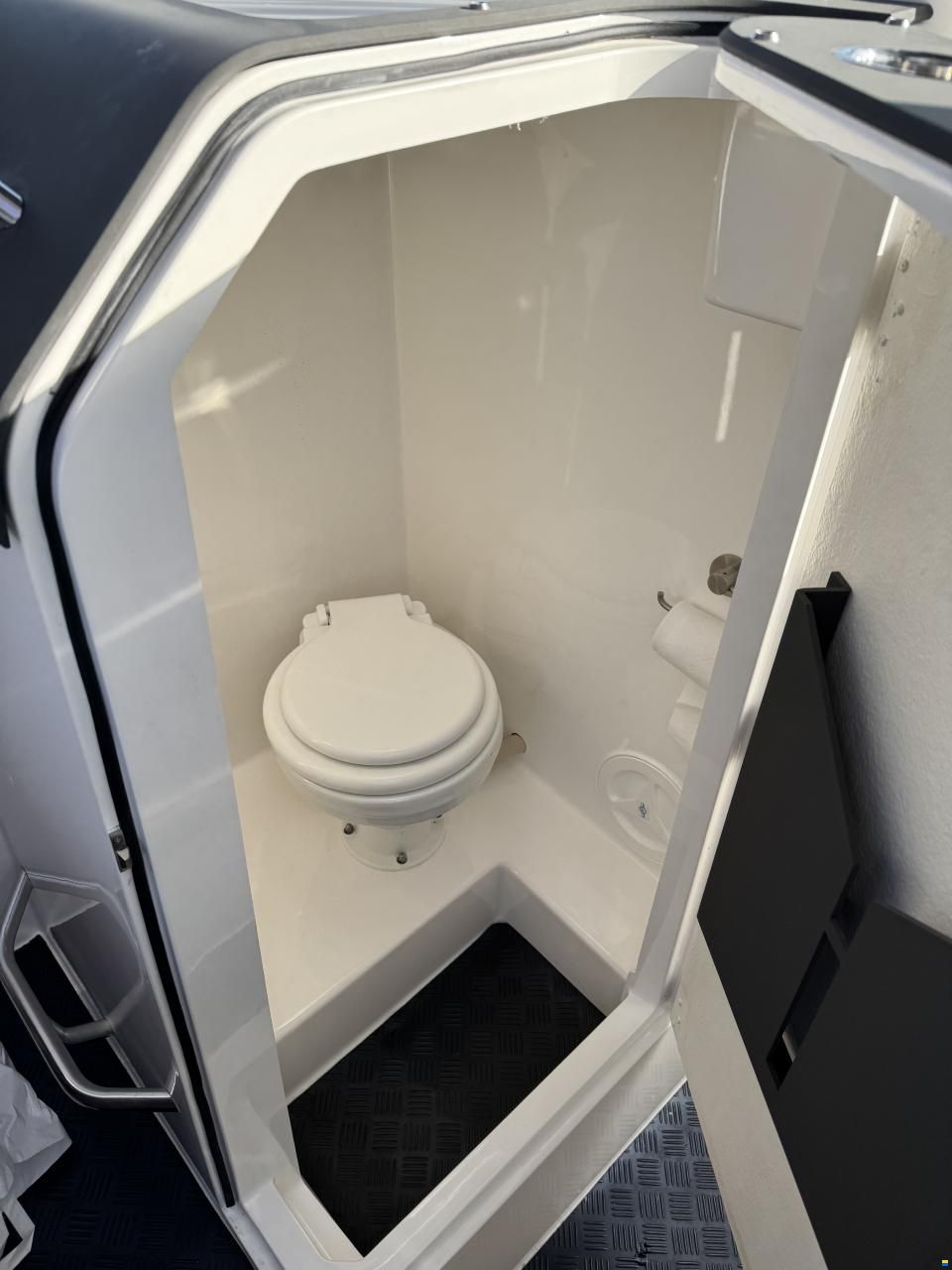 XO Boats RS 270 Cabin
