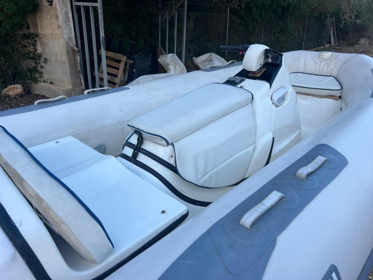 Avon 320 Sea Sport