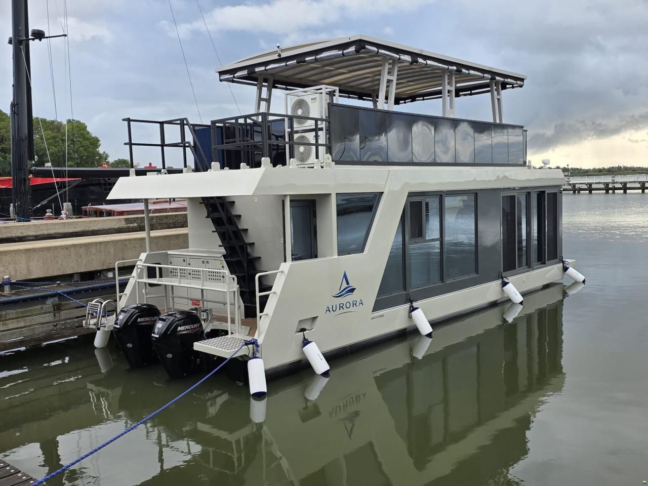 Aurora Boat 40