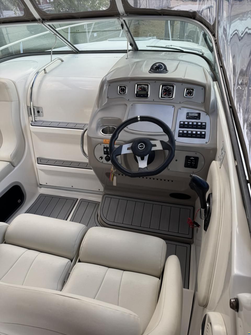 Chaparral 250 Signature