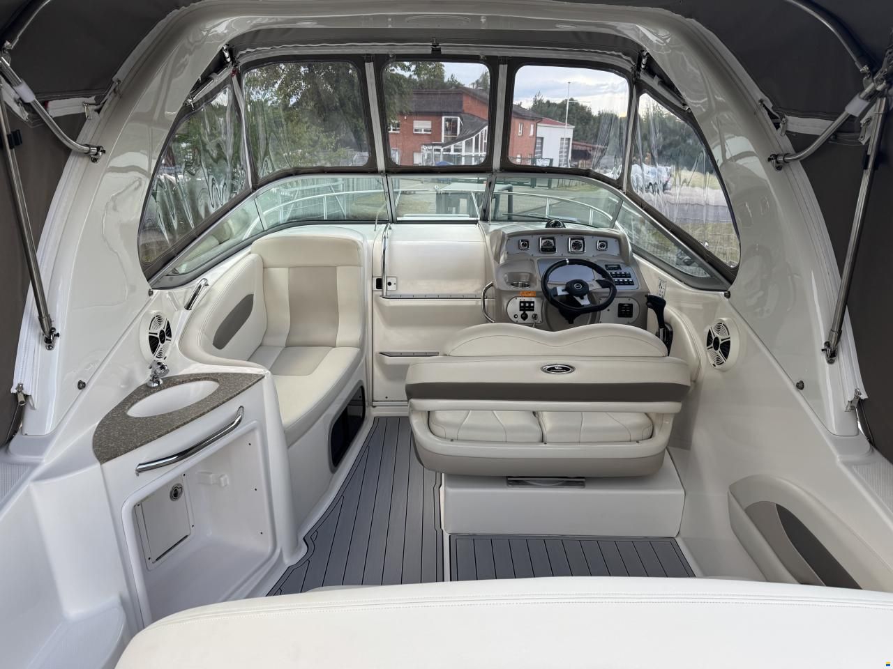 Chaparral 250 Signature