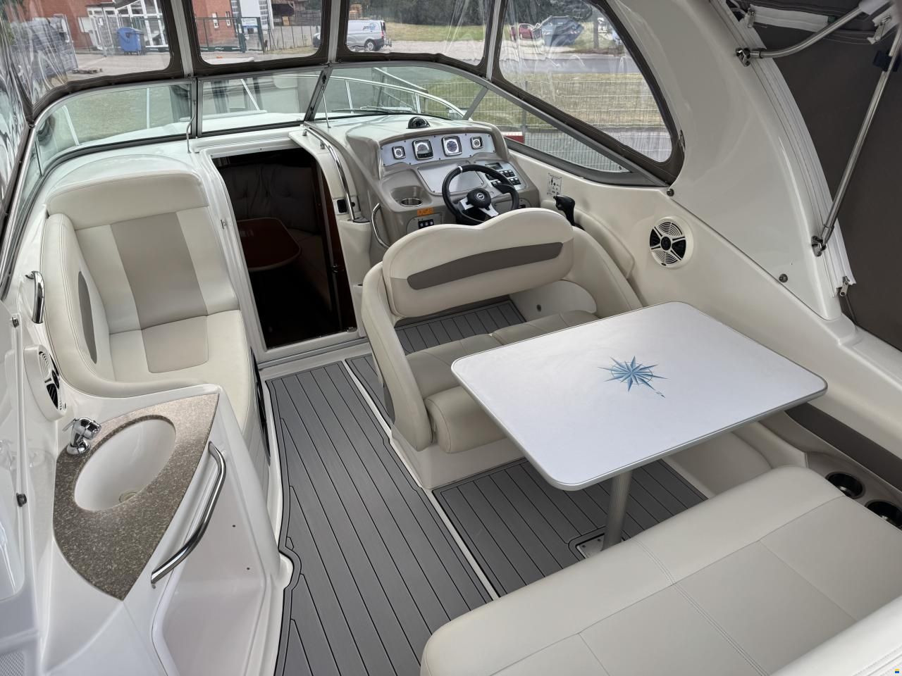 Chaparral 250 Signature
