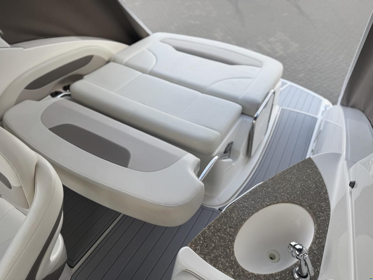 Chaparral 250 Signature