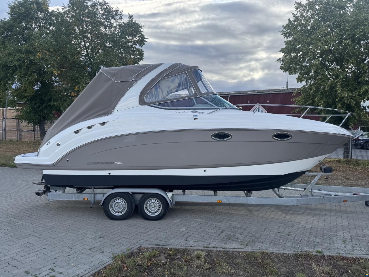 Chaparral 250 Signature