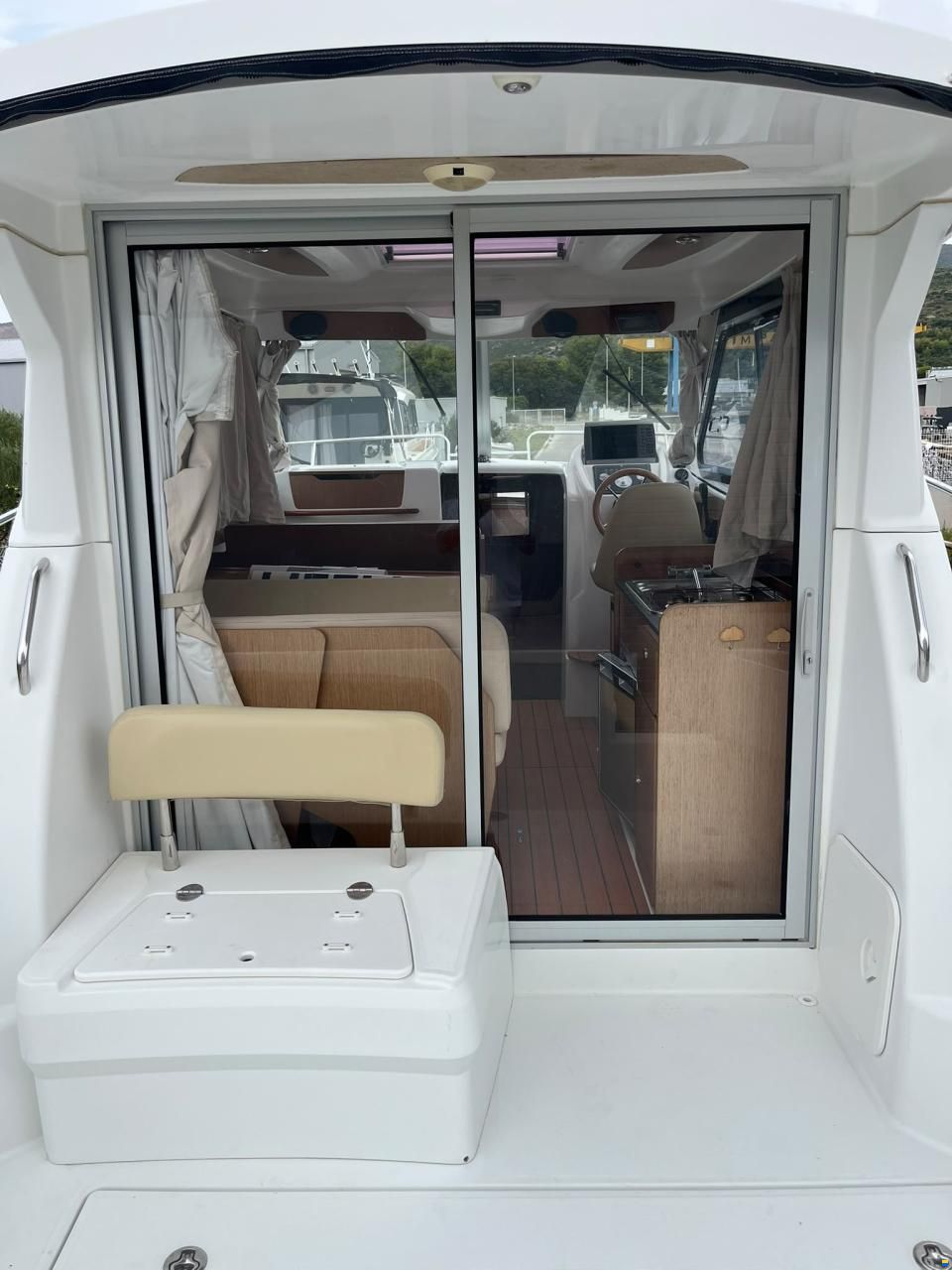 Beneteau Antares 8