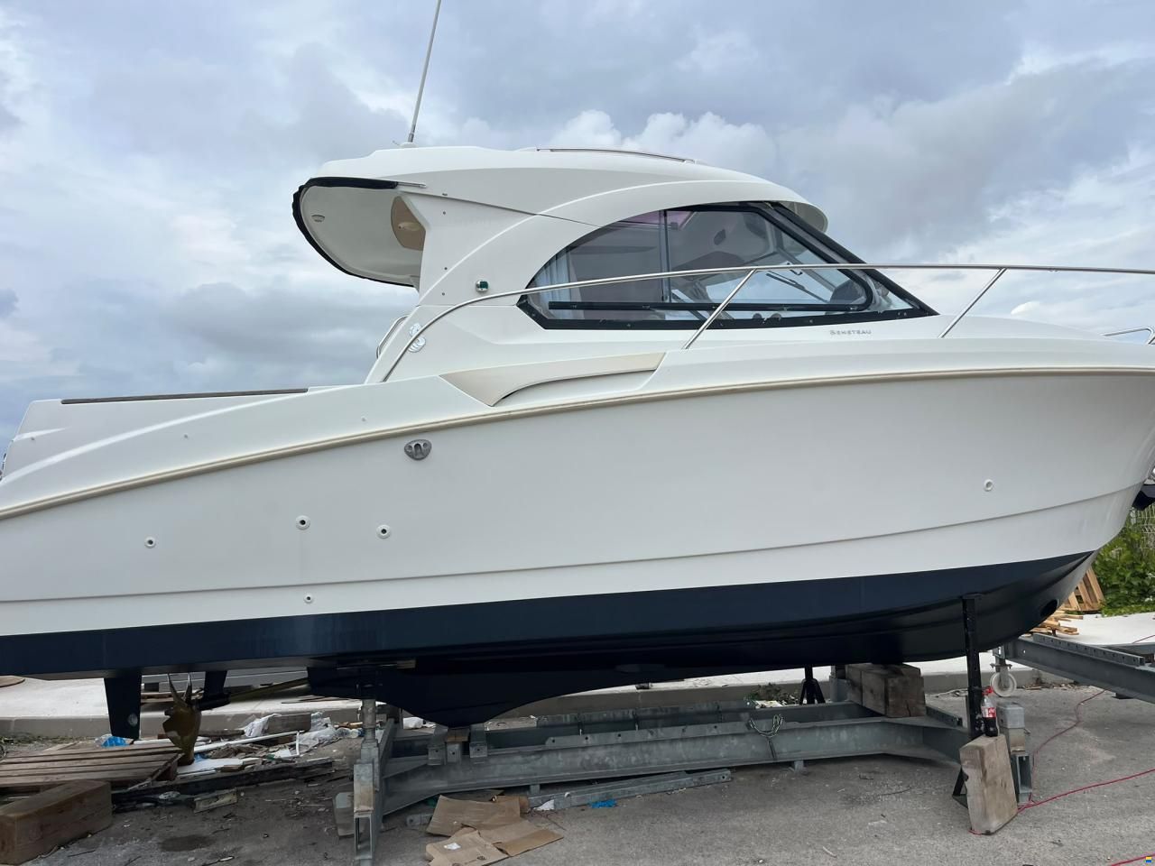 Beneteau Antares 8