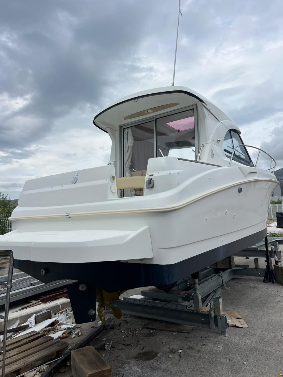 Beneteau Antares 8