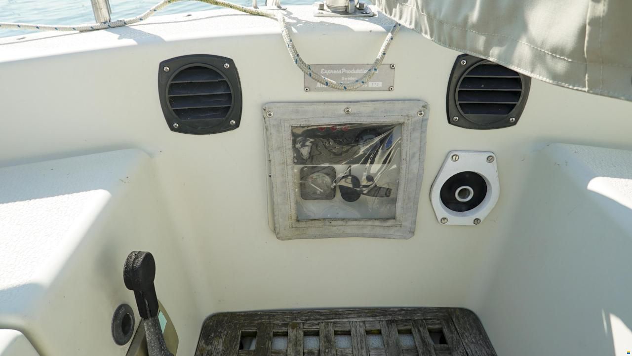 Albin 29