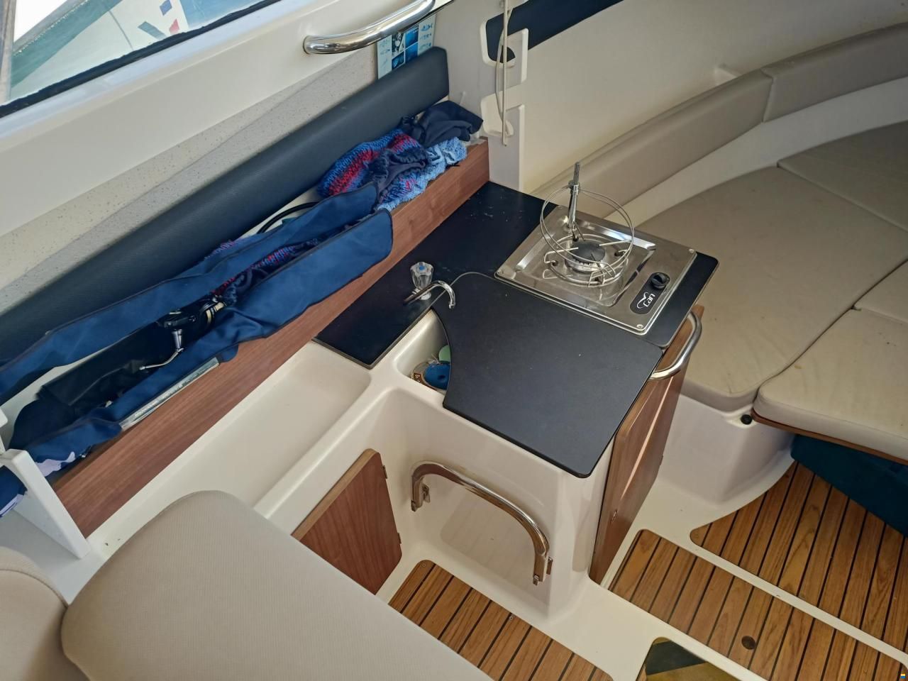 Quicksilver Arvor 810
