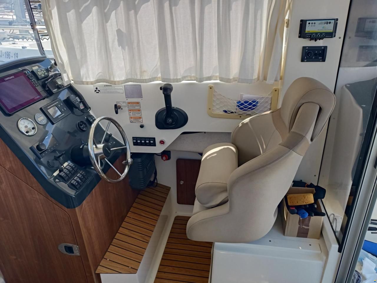 Quicksilver Arvor 810