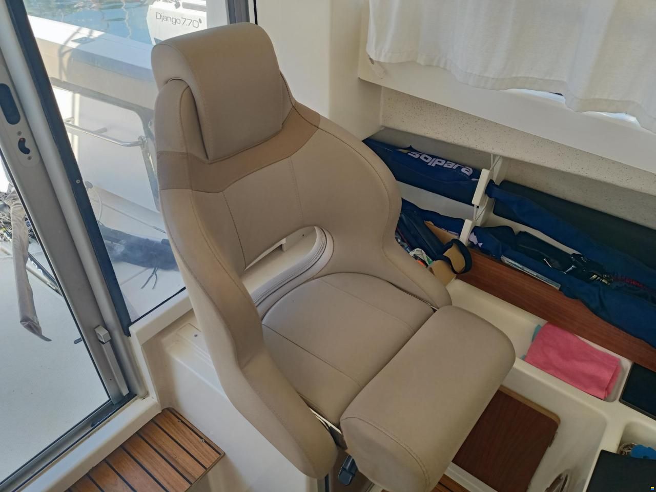 Quicksilver Arvor 810