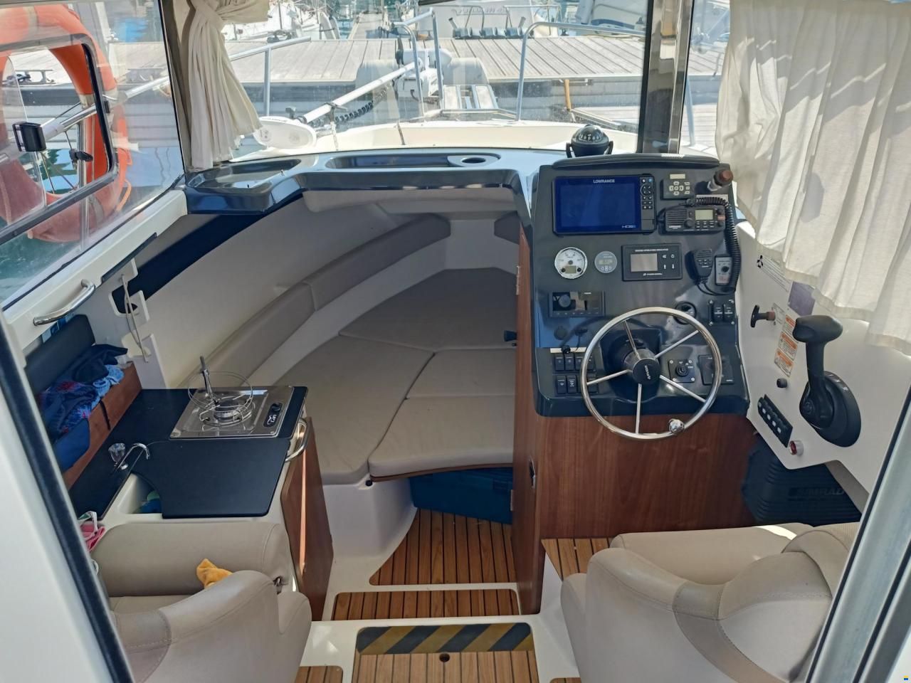 Quicksilver Arvor 810
