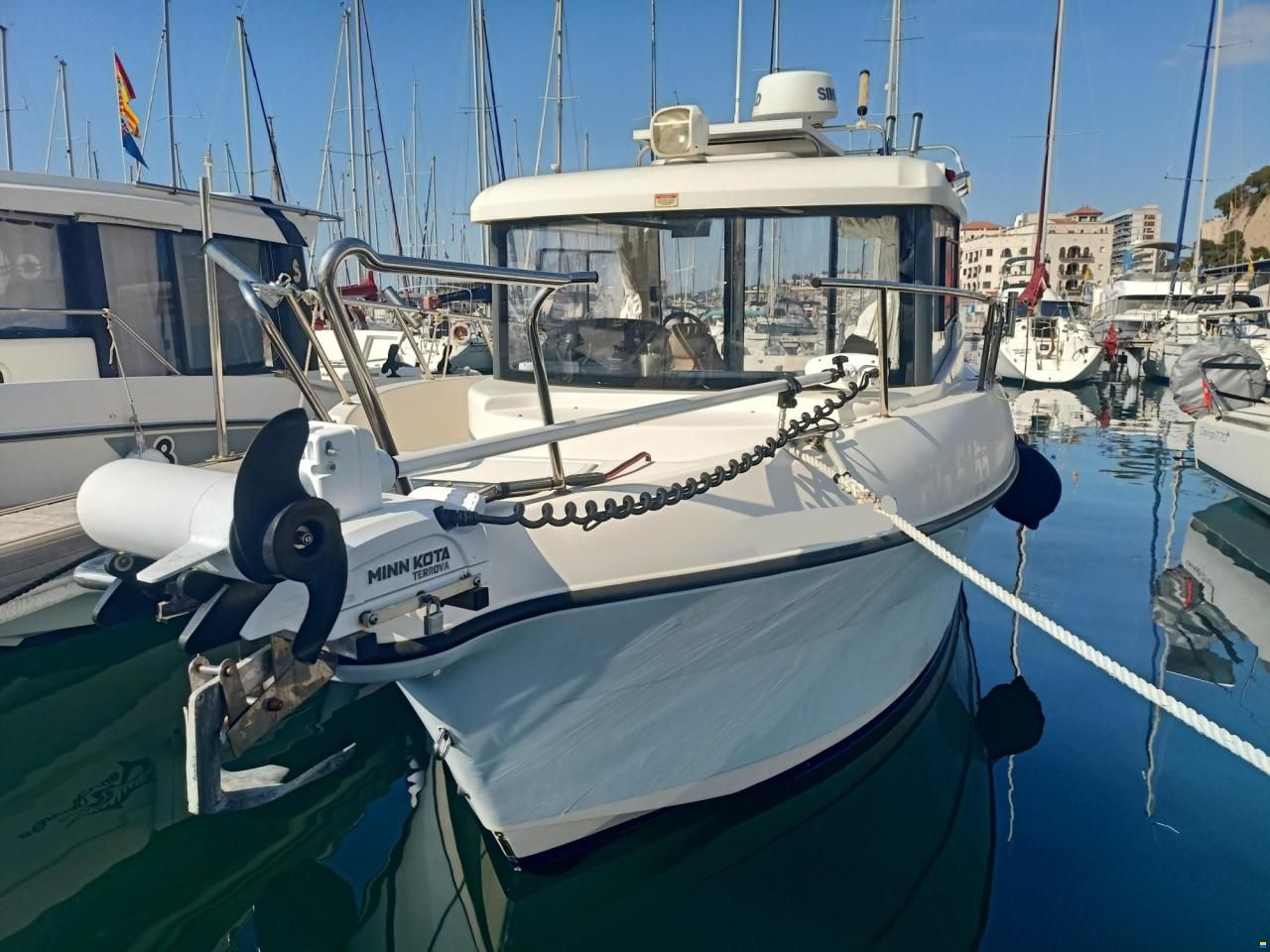Quicksilver Arvor 810