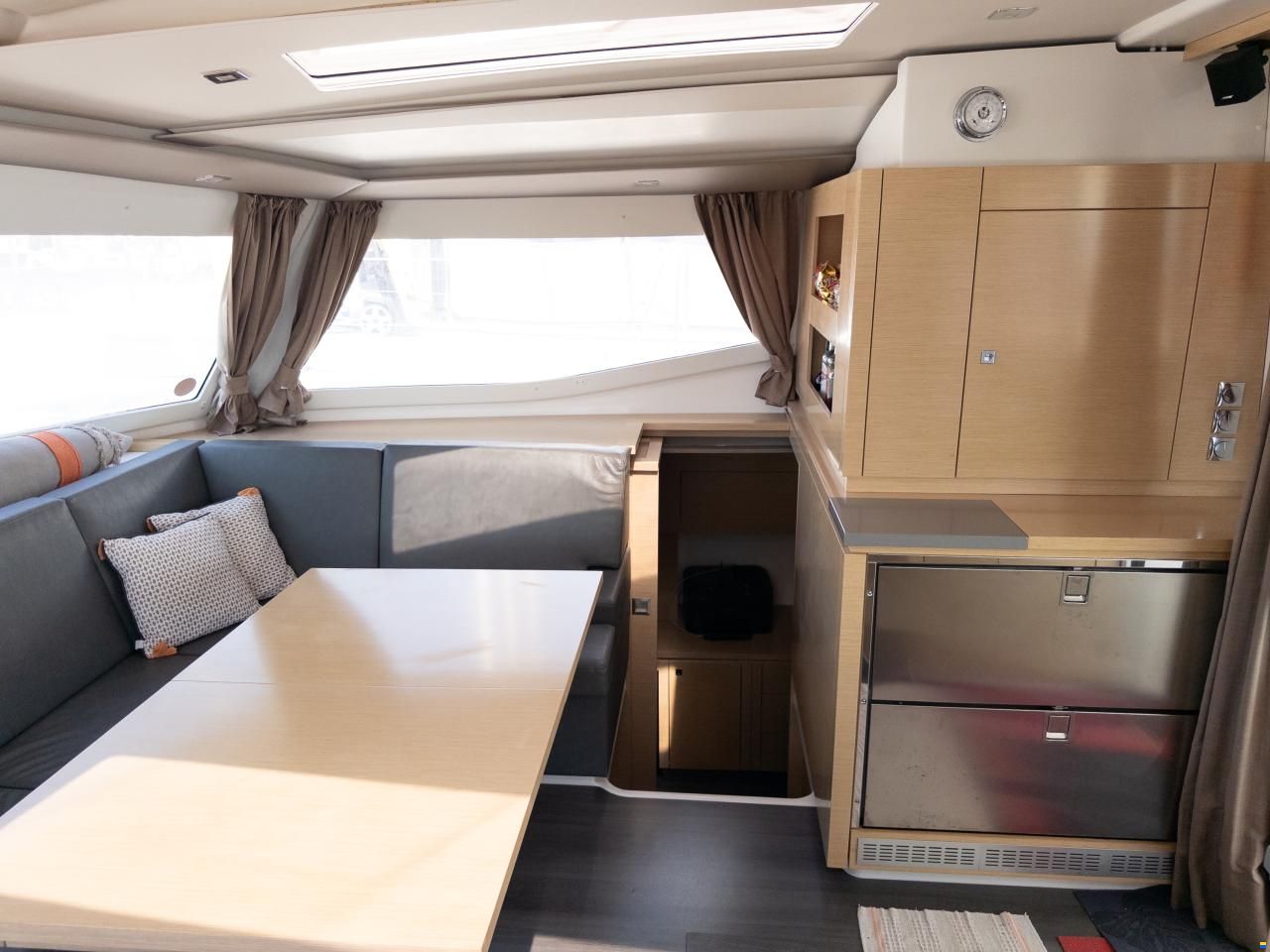 Fountaine Pajot Helia 44