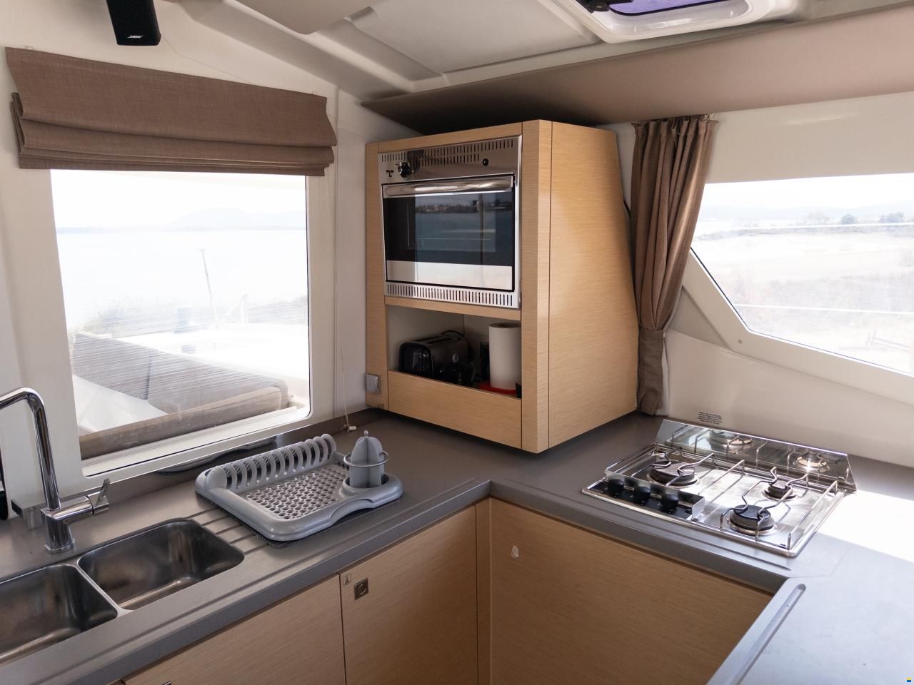 Fountaine Pajot Helia 44