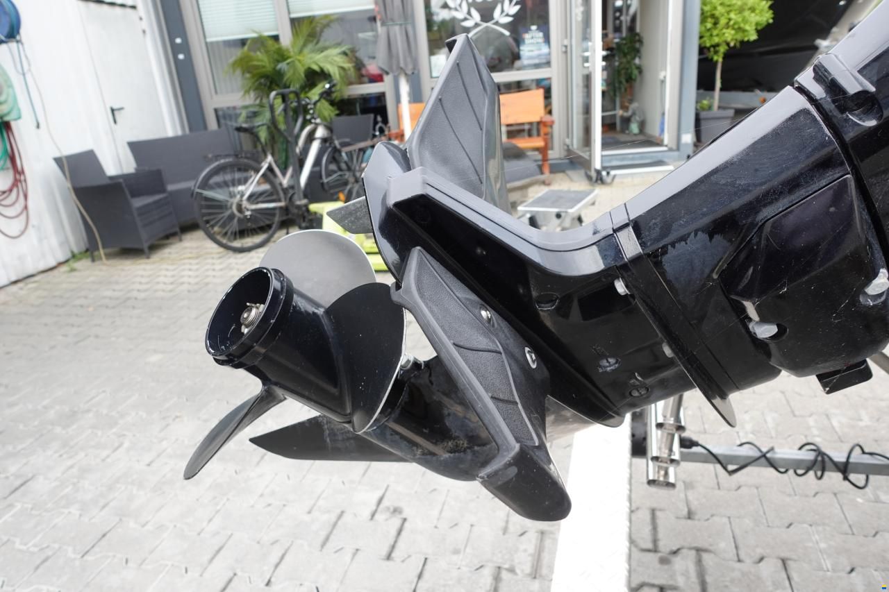 Hellwig Marathon 470 & Trailer (Gebrauchtboot)