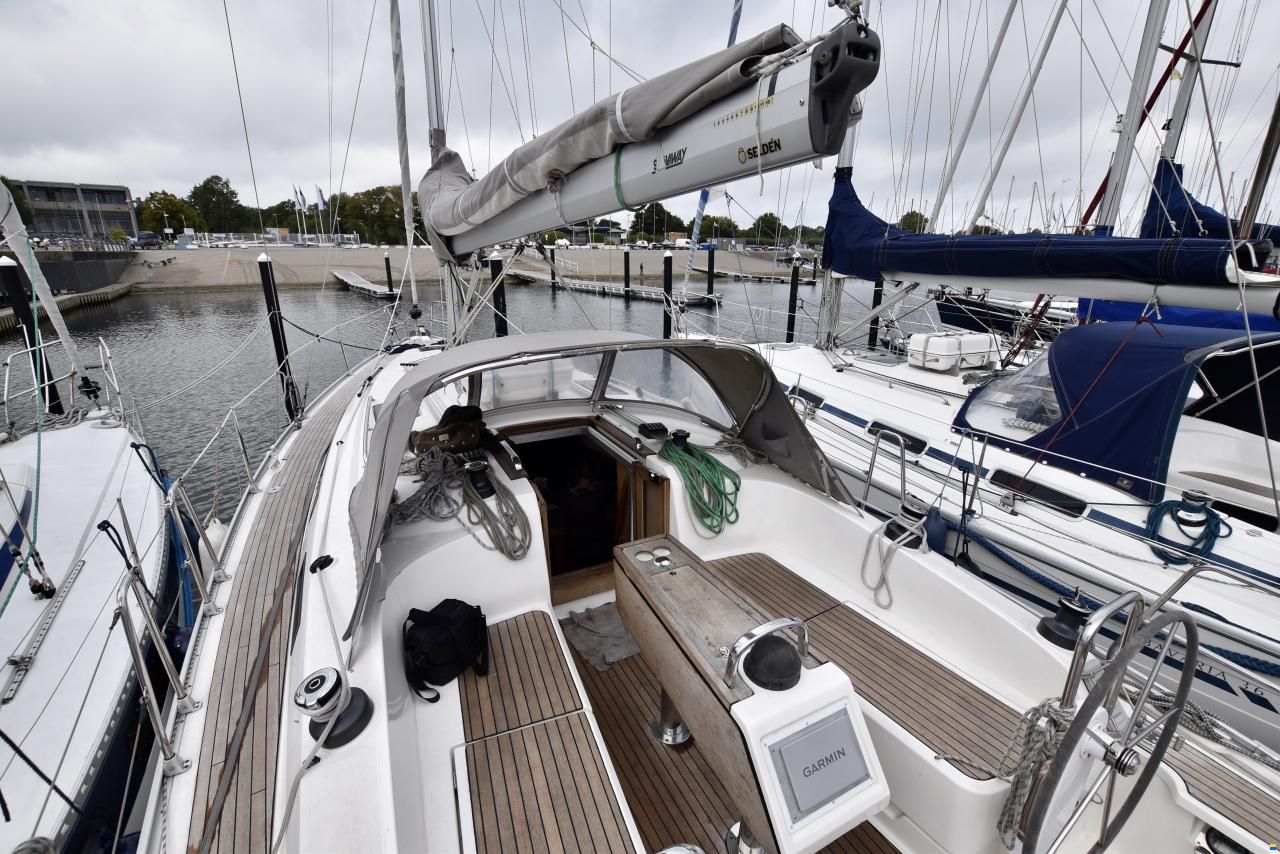 Bavaria Cruiser37
