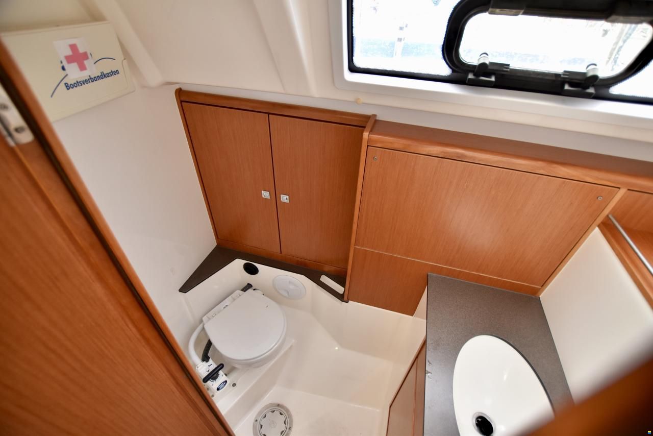 Bavaria Cruiser37