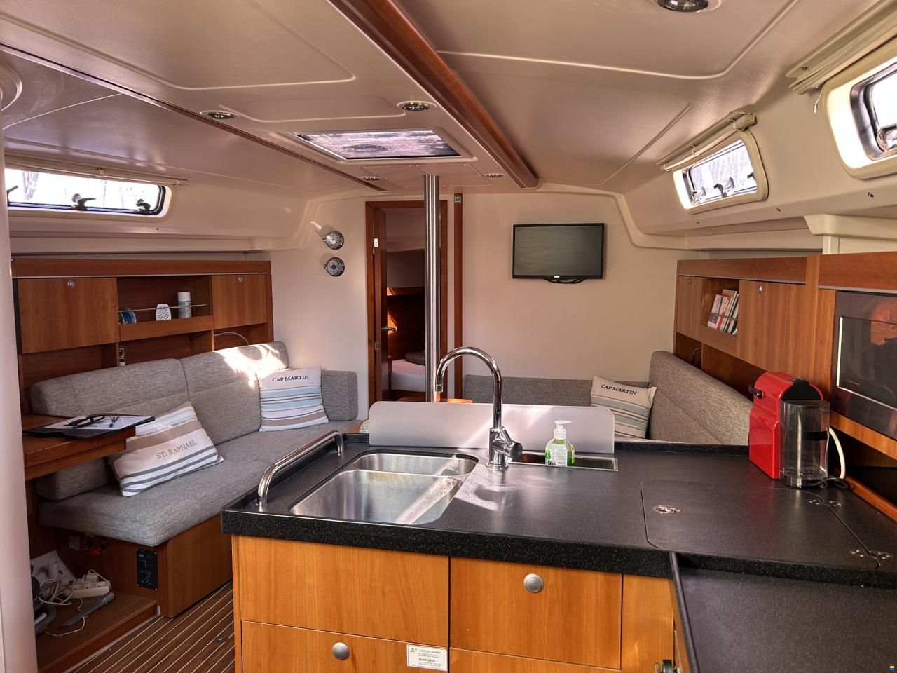 Hanse 385