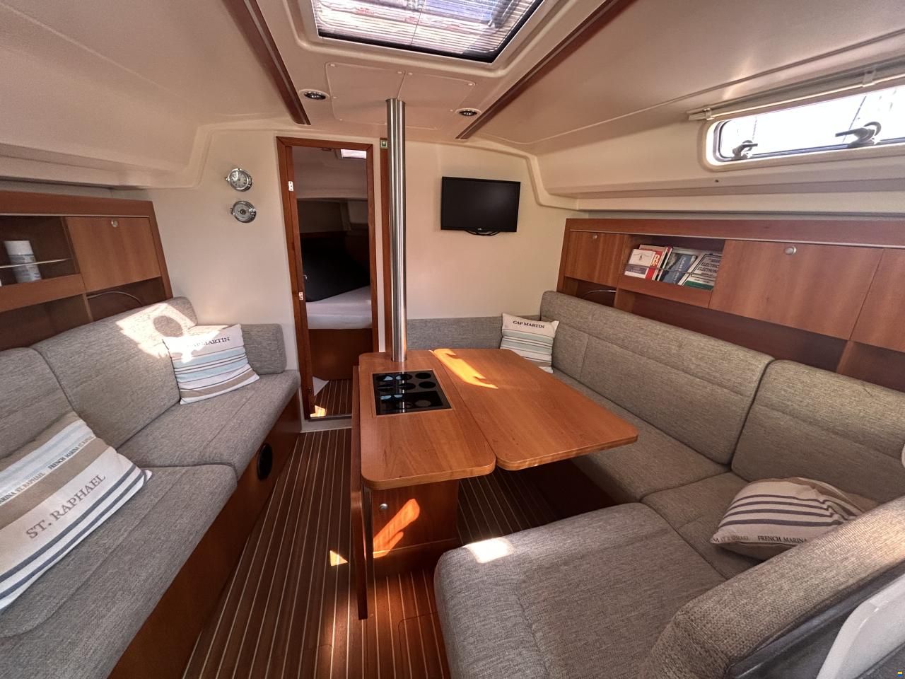 Hanse 385