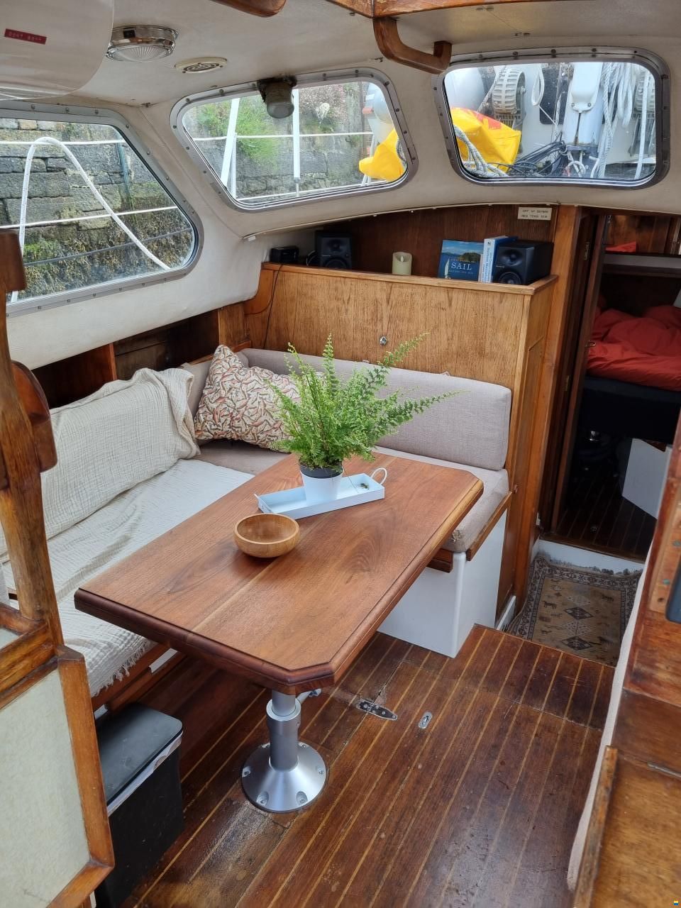 Trident Voyager 35