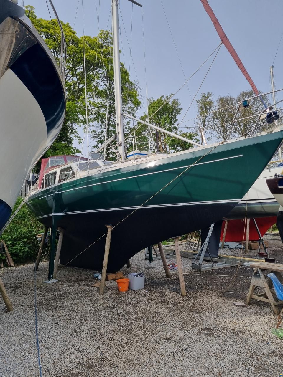 Trident Voyager 35