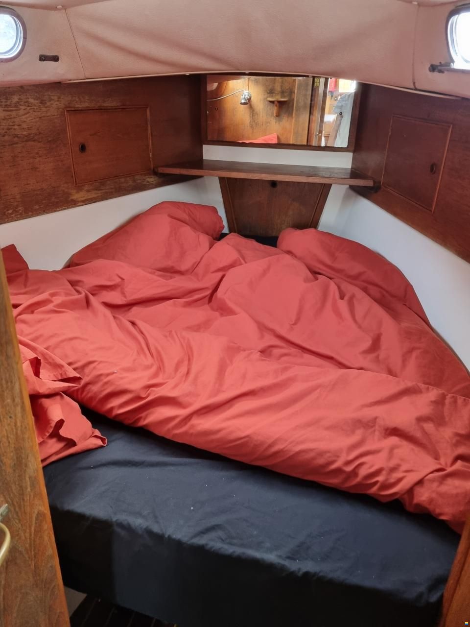 Trident Voyager 35