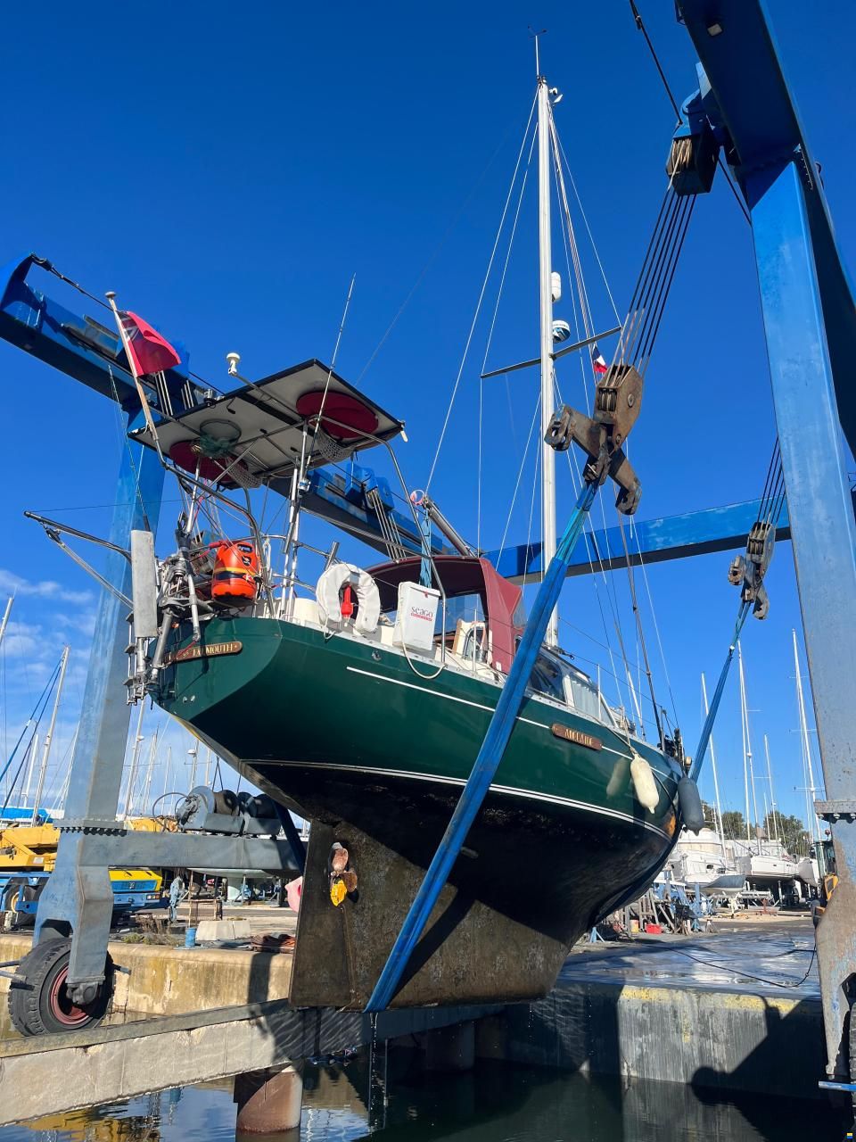 Trident Voyager 35