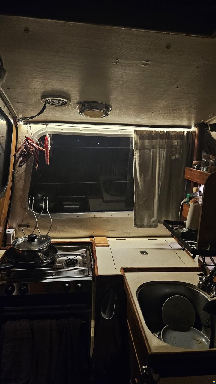Trident Voyager 35