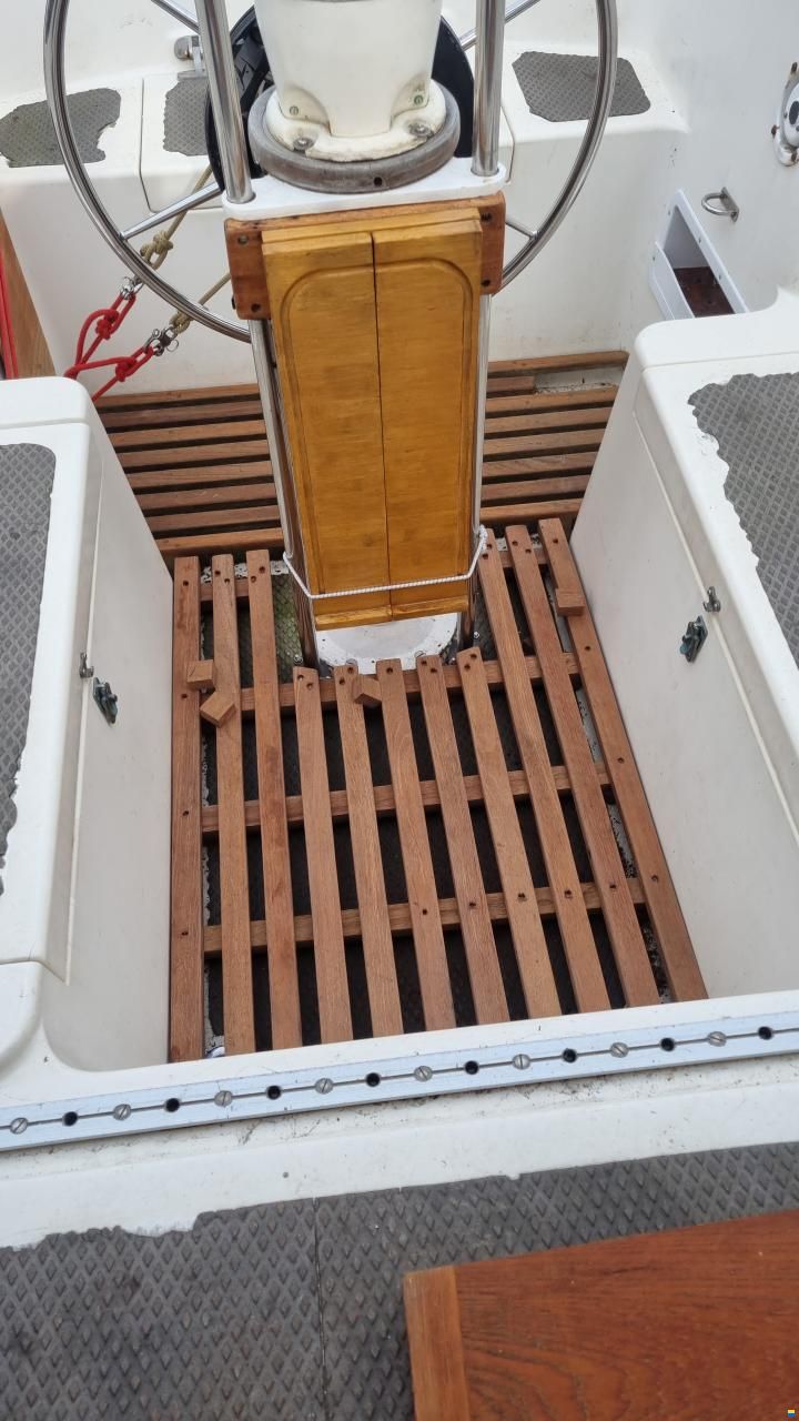 Trident Voyager 35