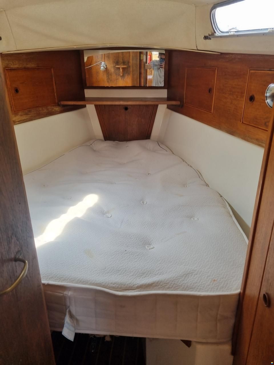Trident Voyager 35