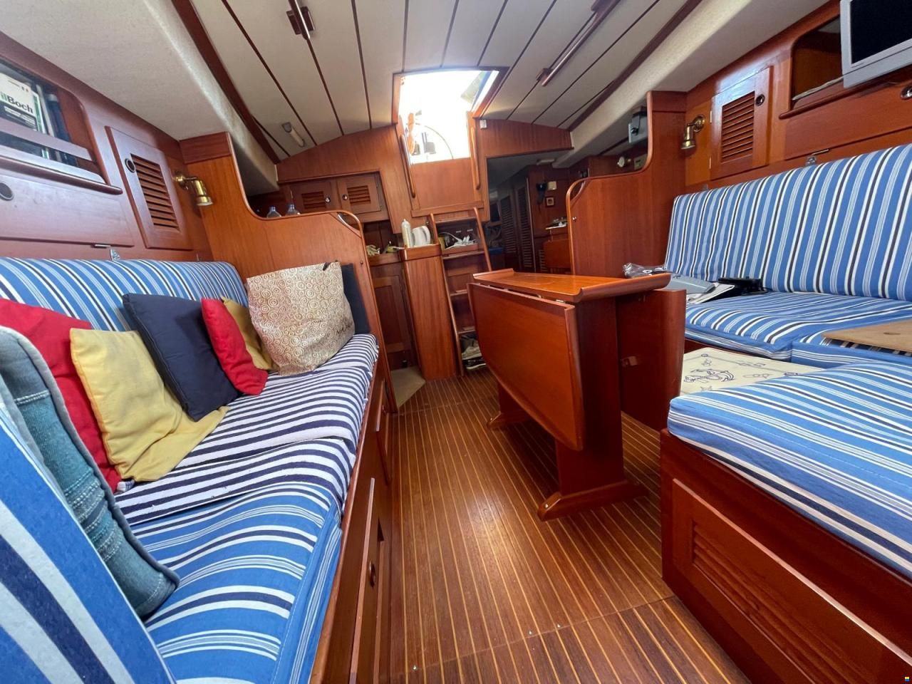 Hallberg-Rassy 382