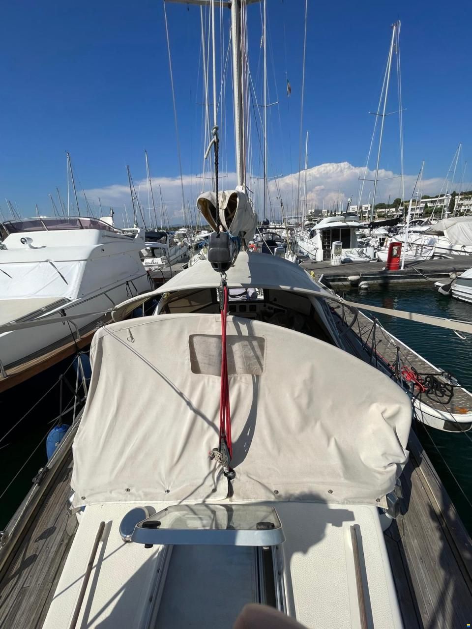 Hallberg-Rassy 382