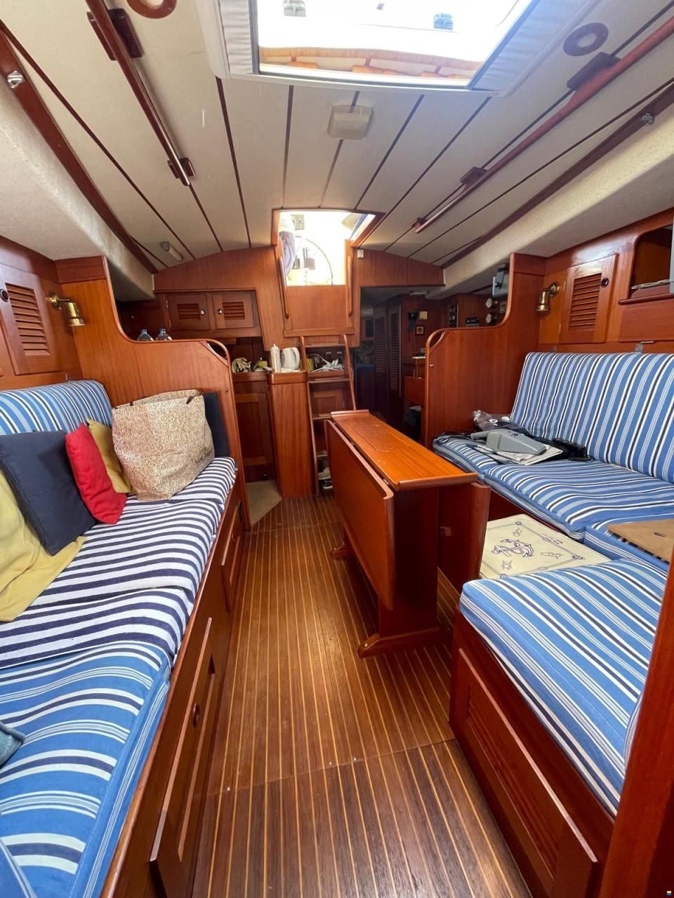 Hallberg-Rassy 382