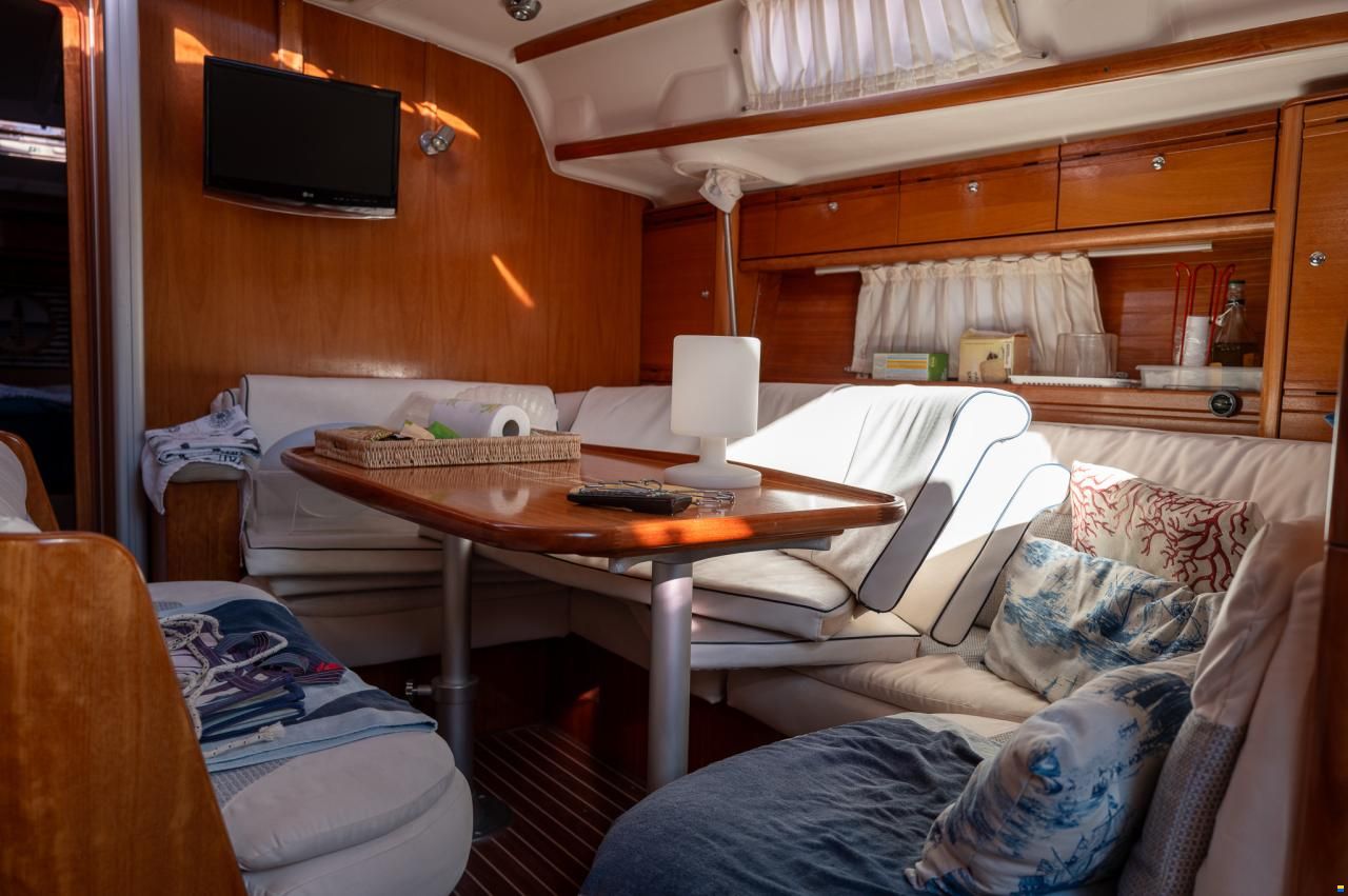 Bavaria 42 CRUISER