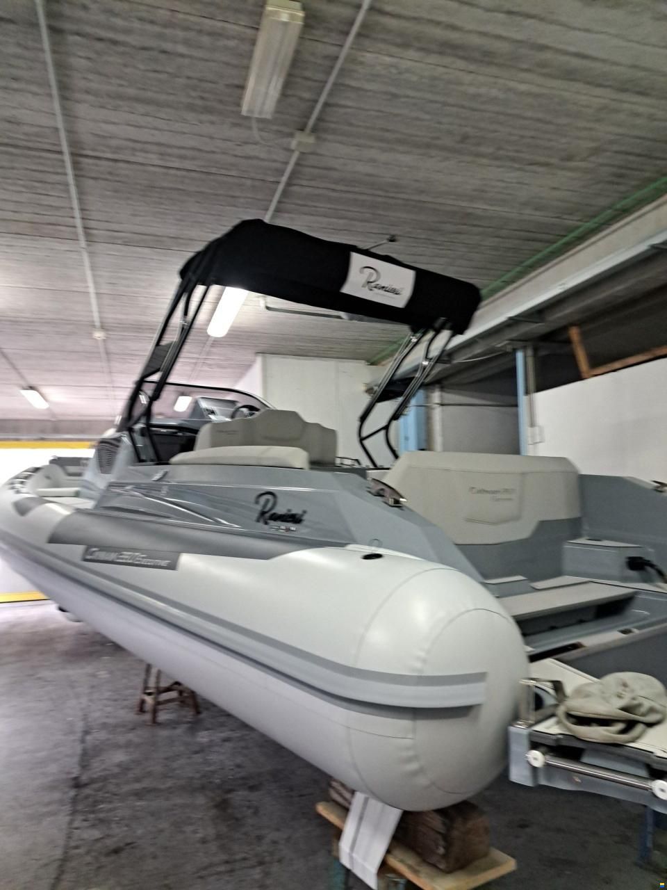 Ranieri Cayman 28 Executive