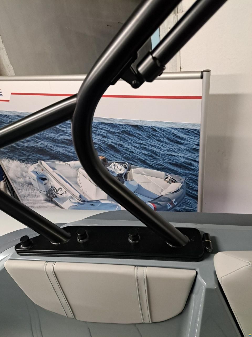 Ranieri Cayman 28 Executive