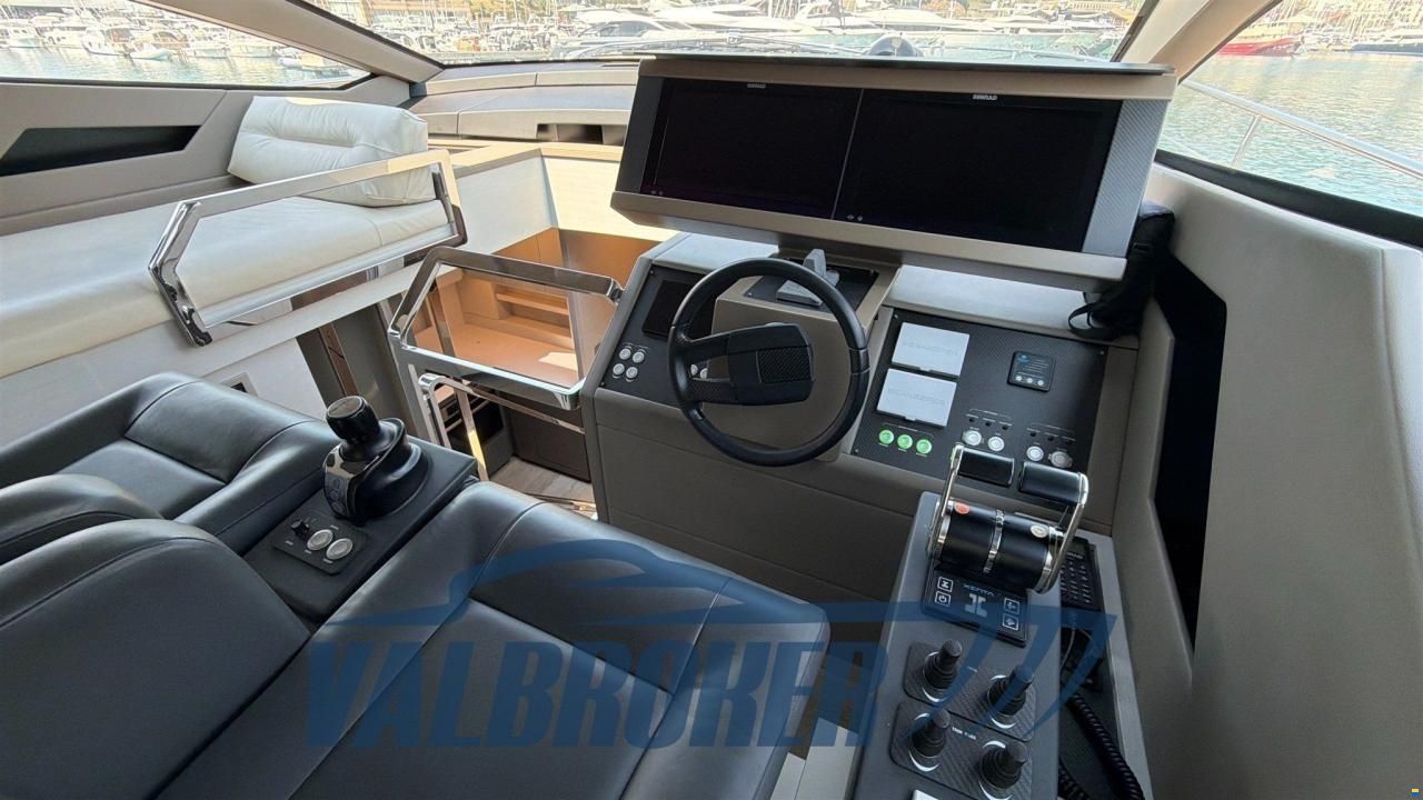 Pershing 7X