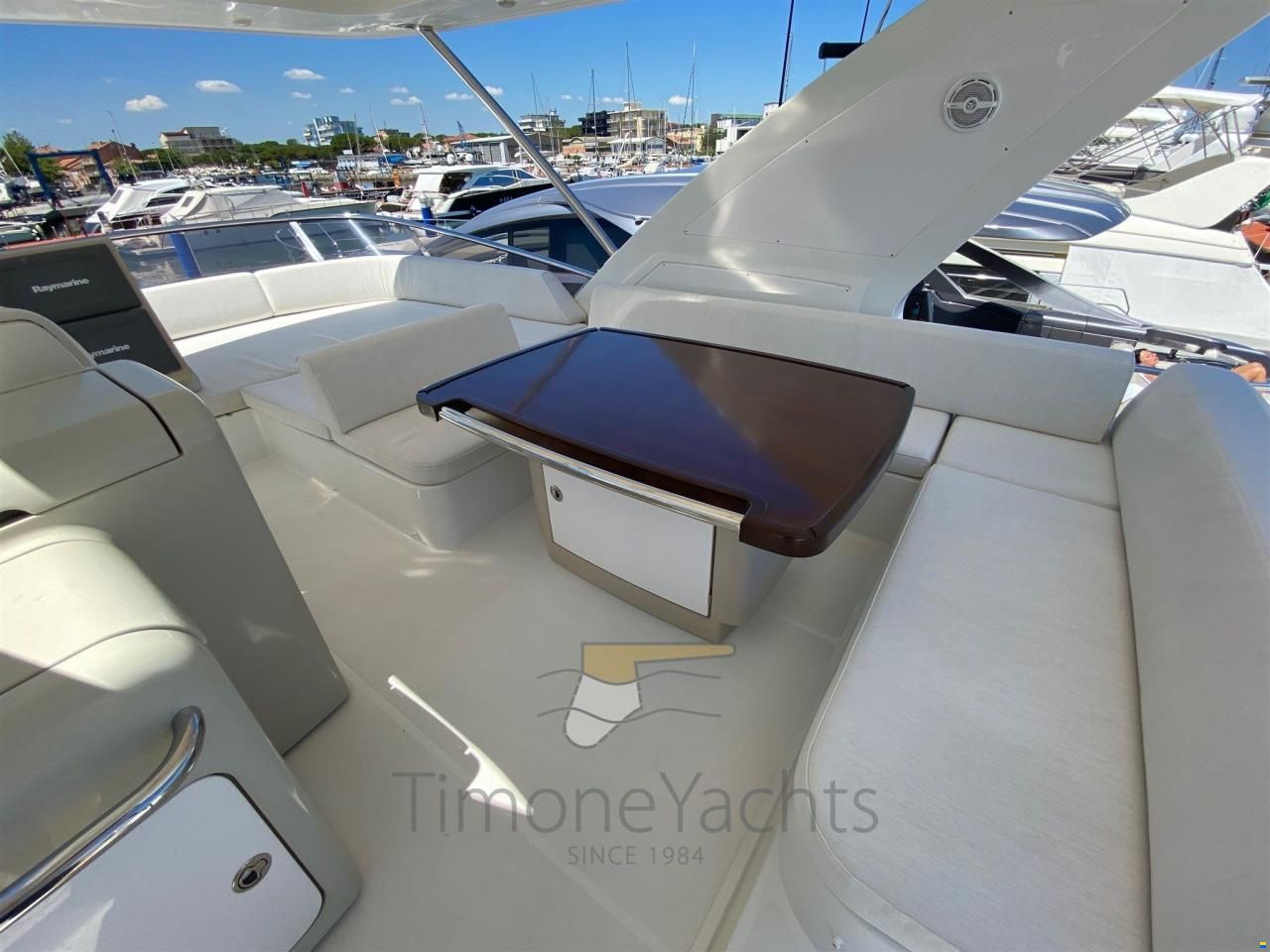 Azimut 64 fly