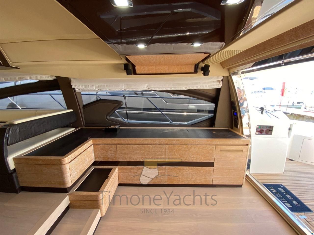 Azimut 64 fly