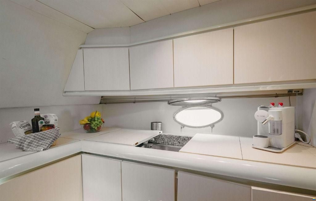 Pershing 40