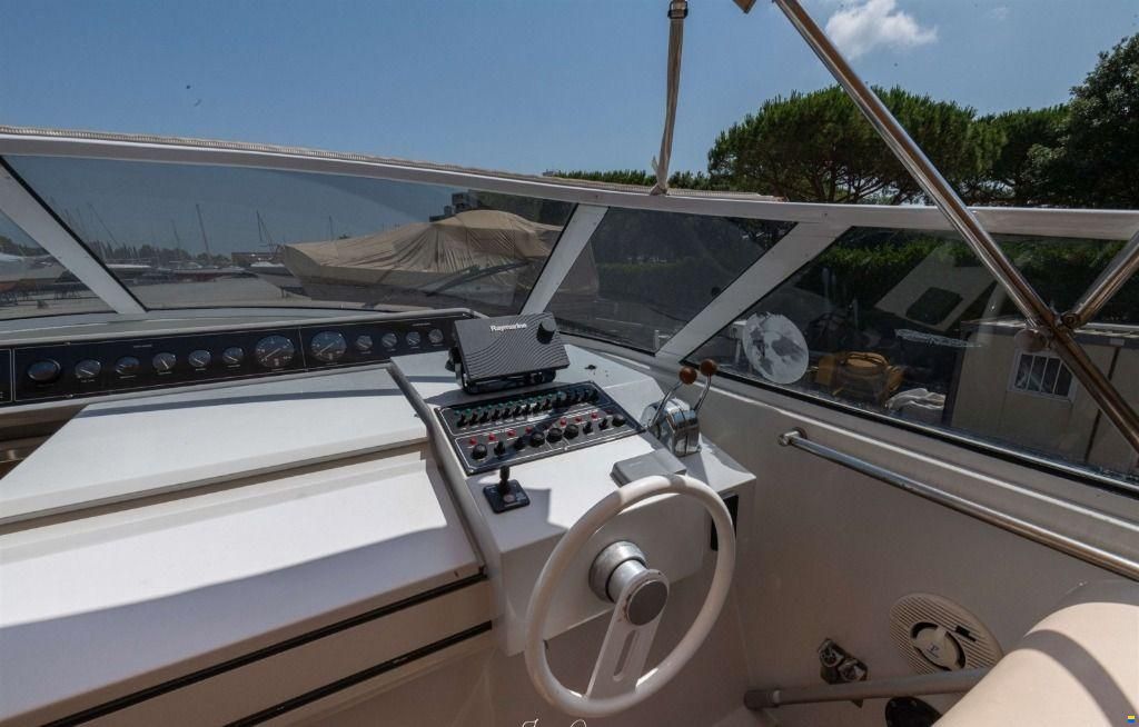 Pershing 40
