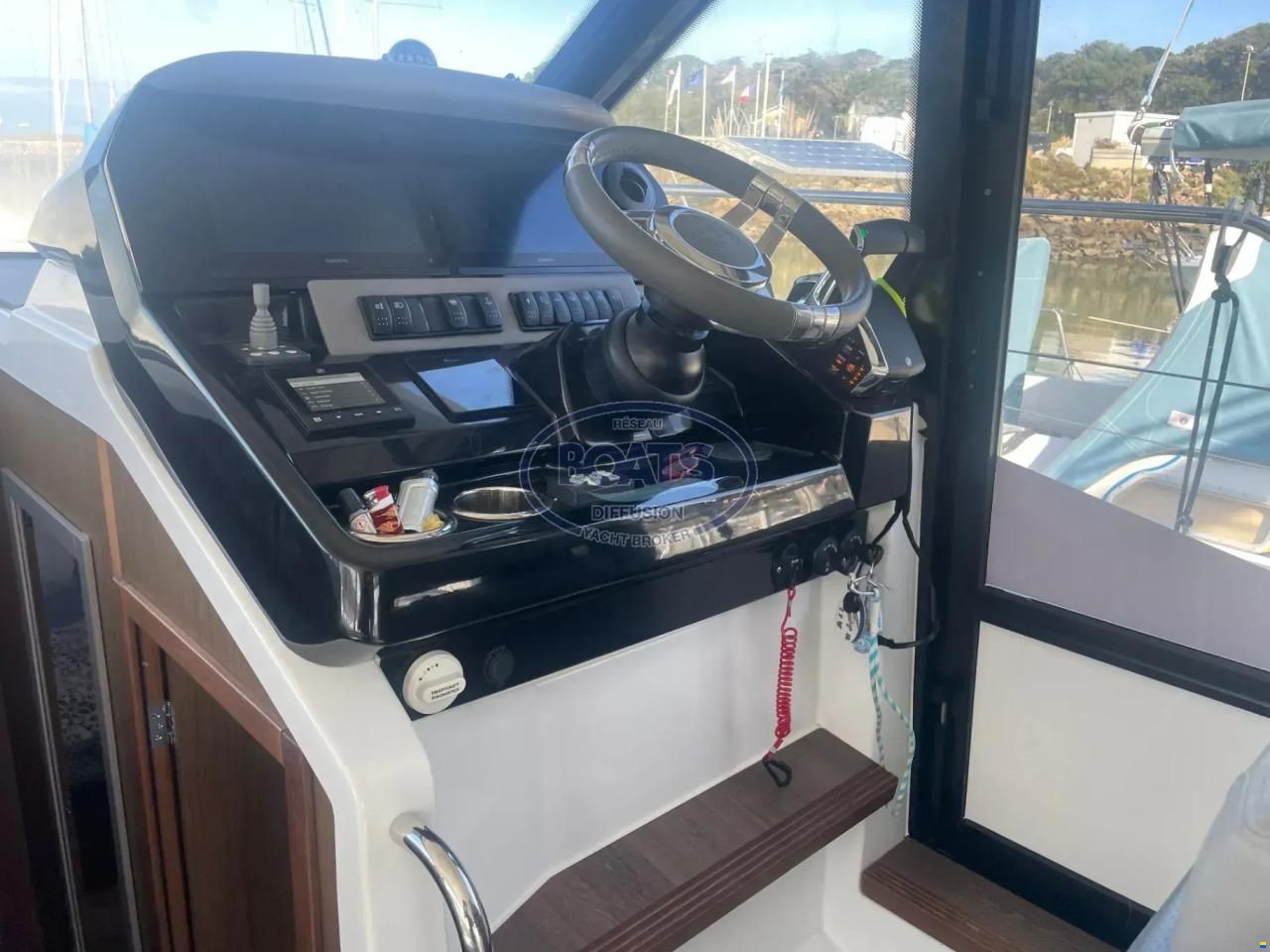 Beneteau Antares 12 Fly