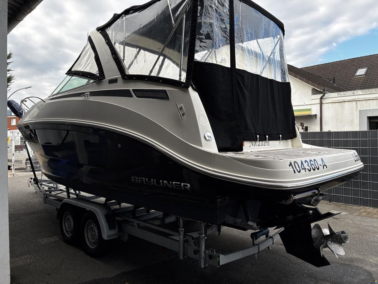 Bayliner 842 Cuddy