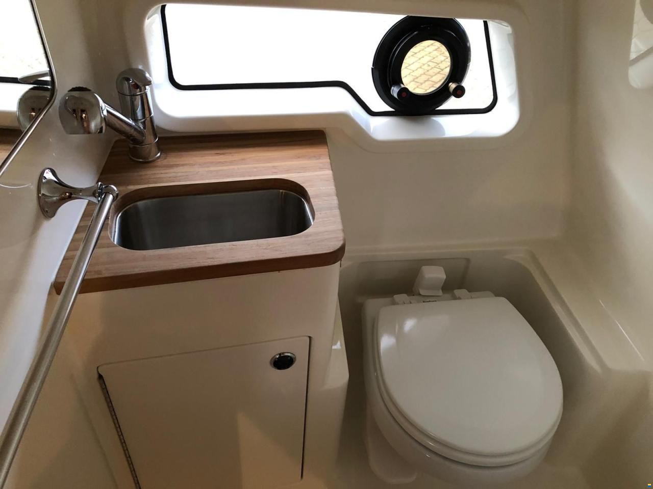 Bayliner 842 Cuddy