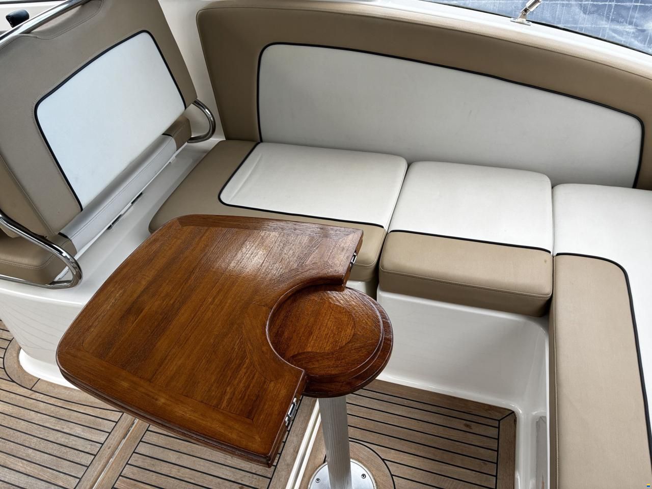 Bayliner 842 Cuddy