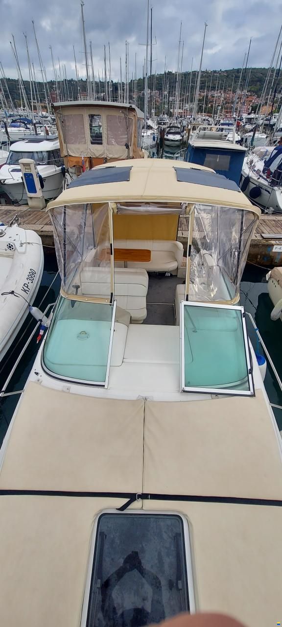 Sea Ray Sundancer 240DA